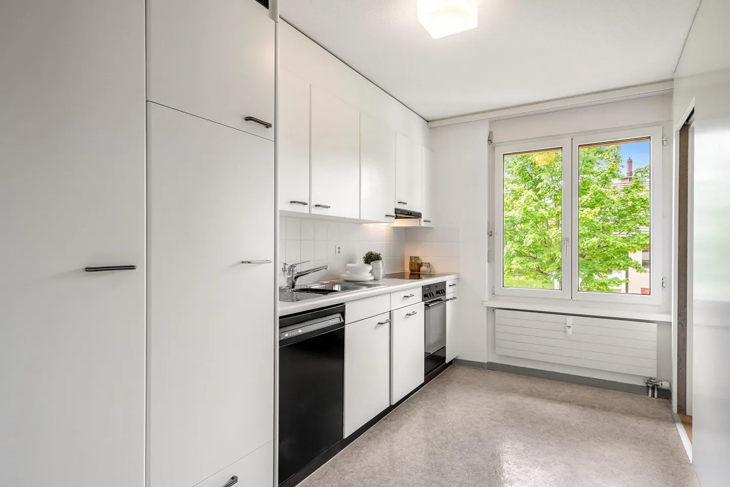 Geräumige Wohnung mit Cheminée - Foto 1 von 4