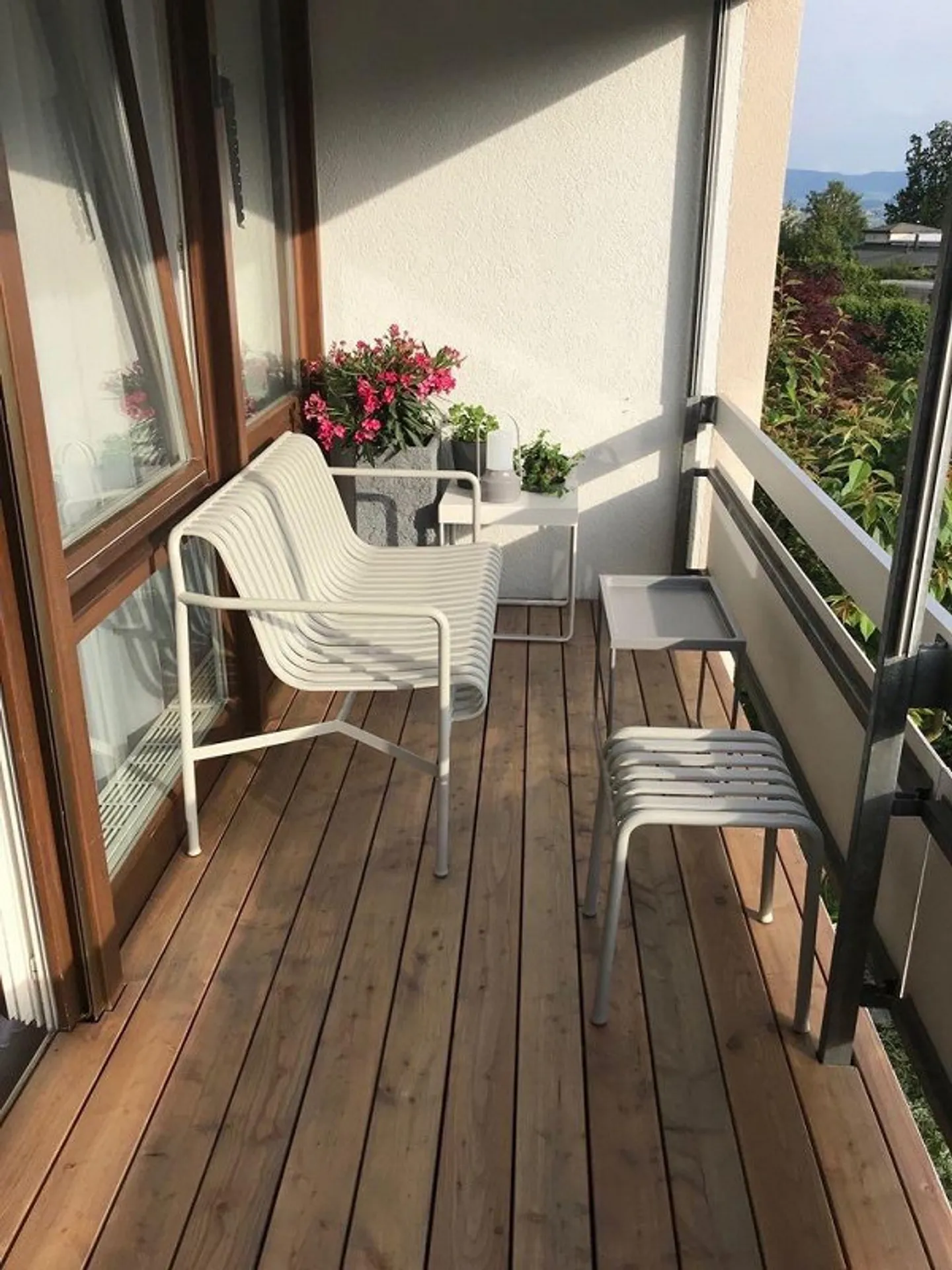 Moderno appartamento mansardato di 2,5 stanze nell'oasi fiscale di Herrliberg - Foto 2 di 6
