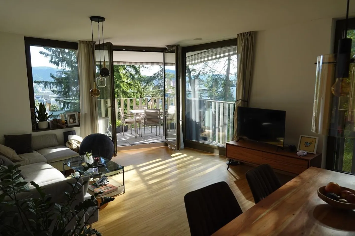 Appartamento 2.5 locali con balcone a Zurigo - Foto 1 di 5