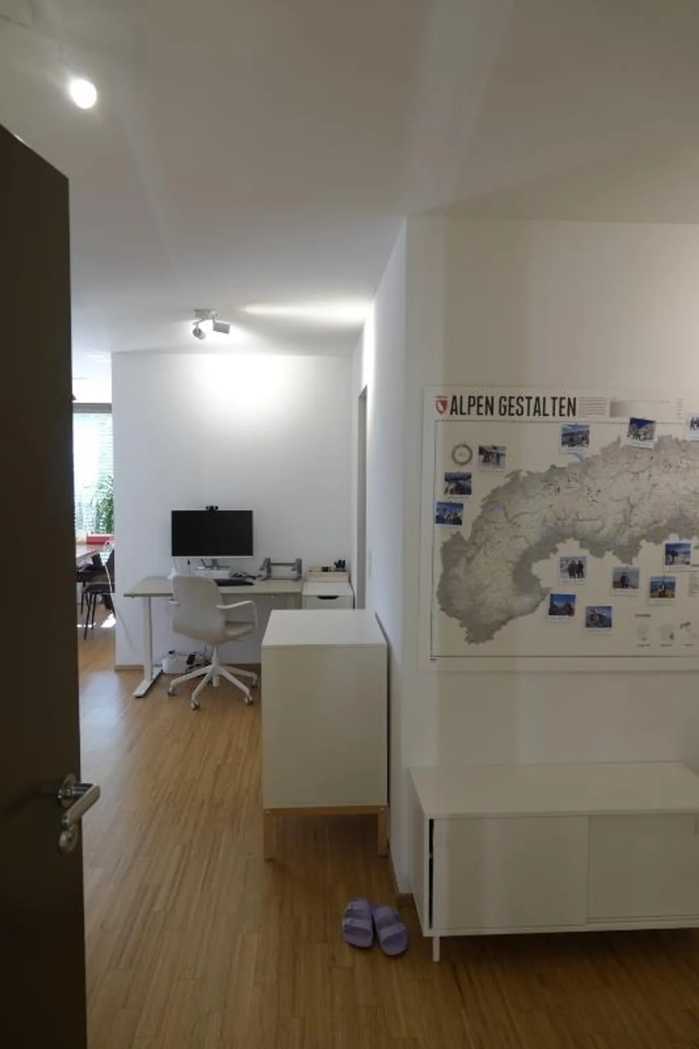 Appartamento 2.5 locali con balcone a Zurigo - Foto 2 di 5