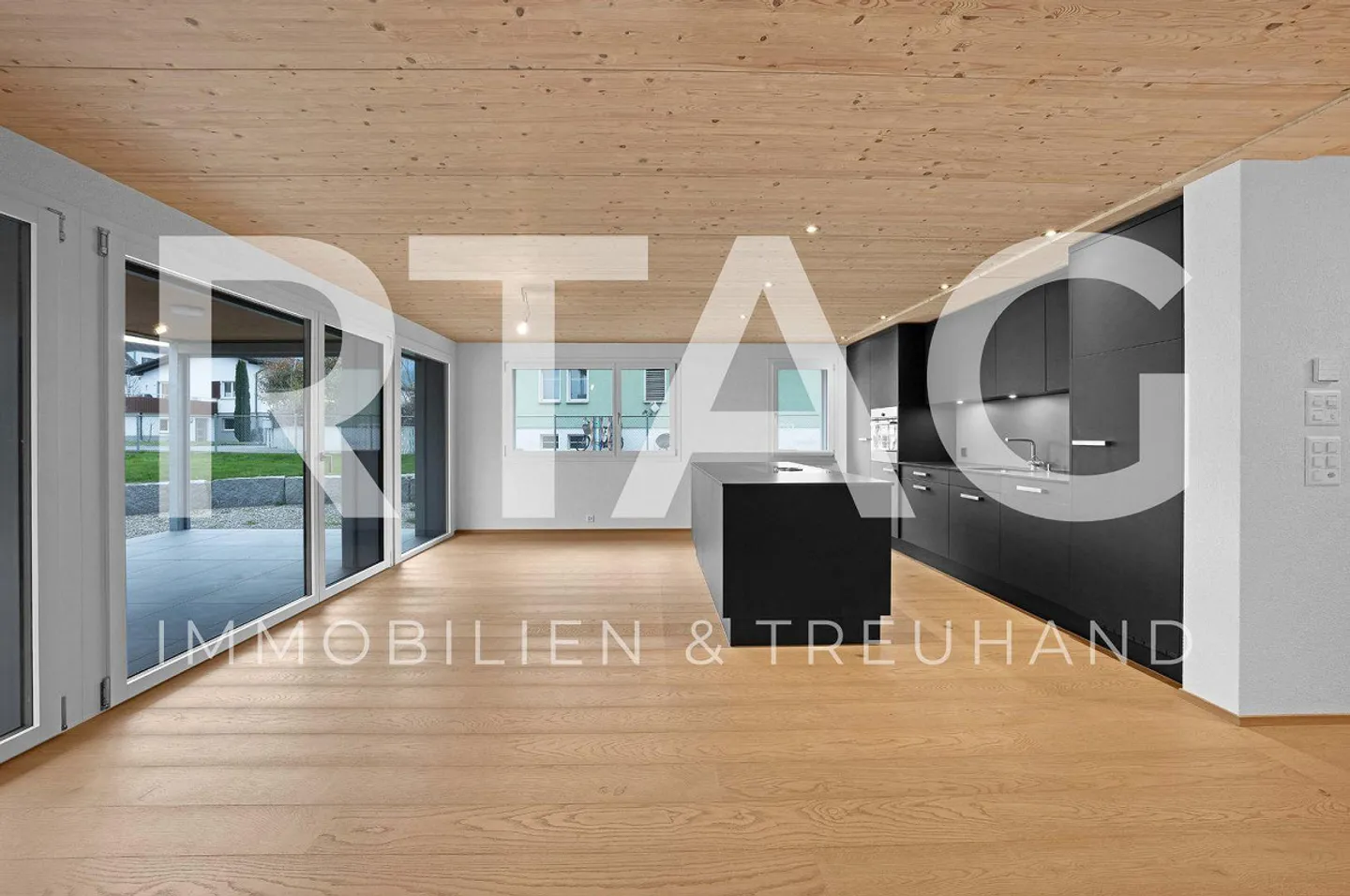 4.5-Room Apartment - Photo 1 of 13