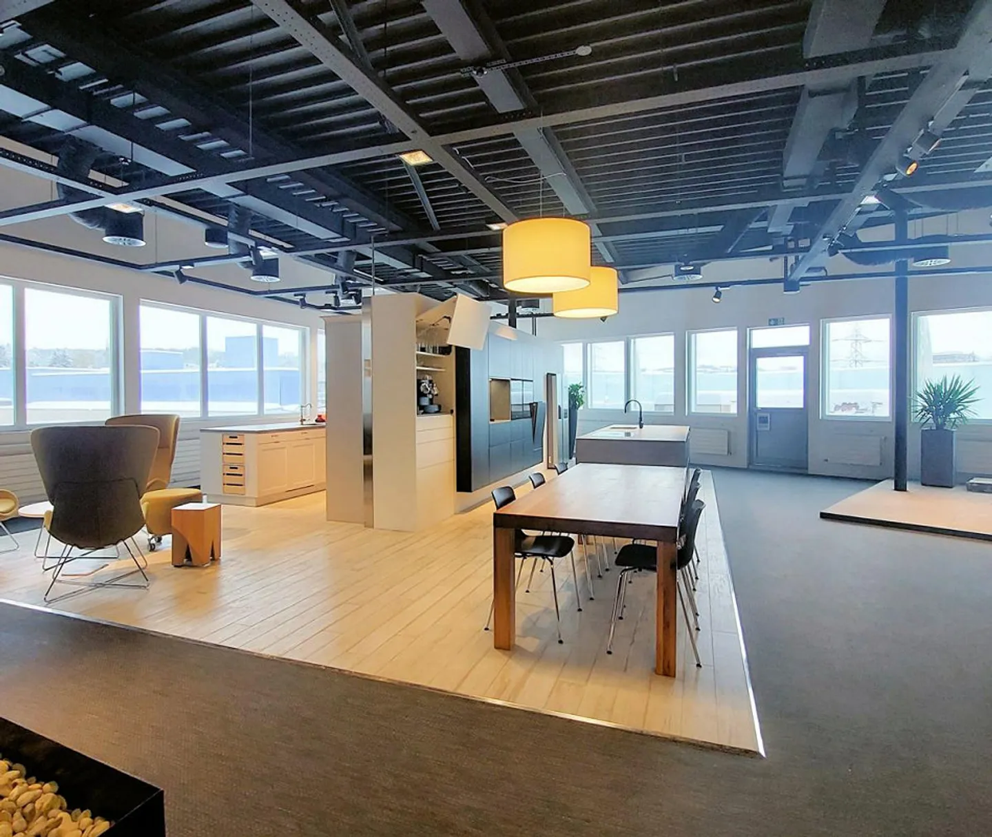 Licht. Raum. Möglichkeiten. Ihre Ausstellungsfläche in Ittigen! - Foto 4 von 13