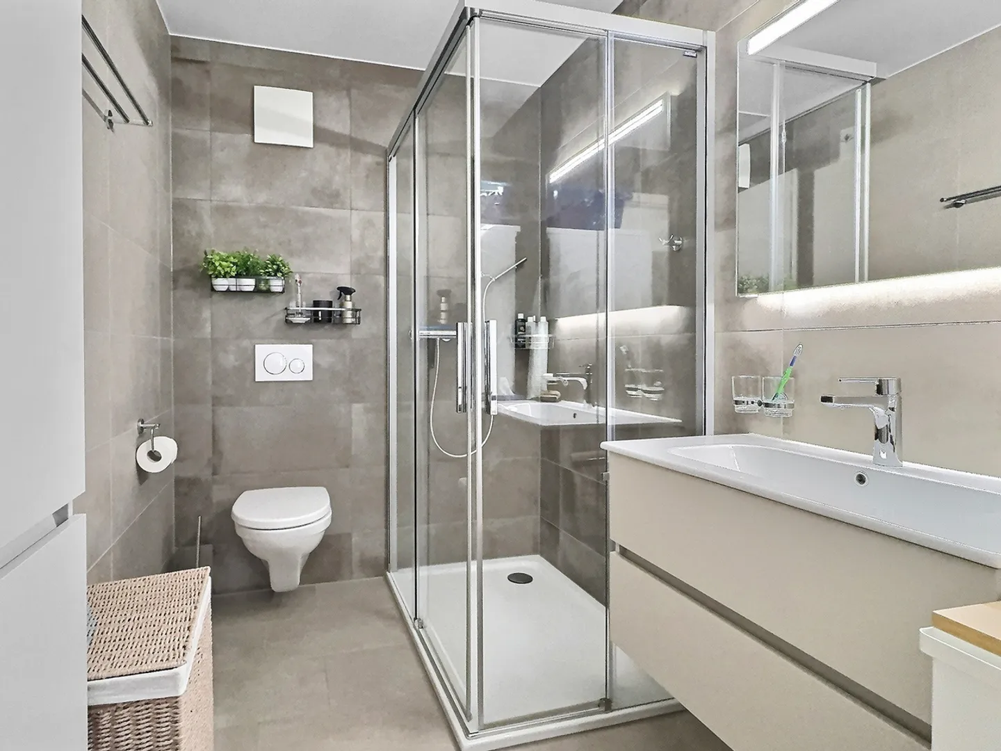 Very nice bright 2.5 room attic - Photo 7 of 8