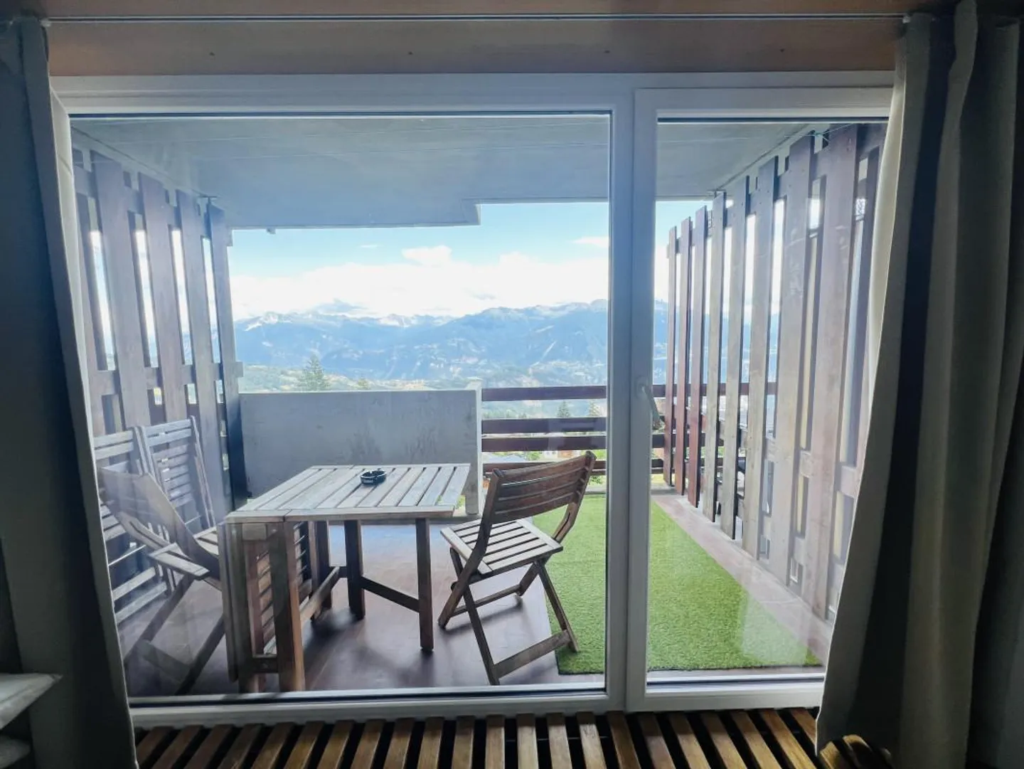 DA AFFITTARE - Appartamento funzionale e luminoso con balcone ad Anzère - Foto 2 di 18