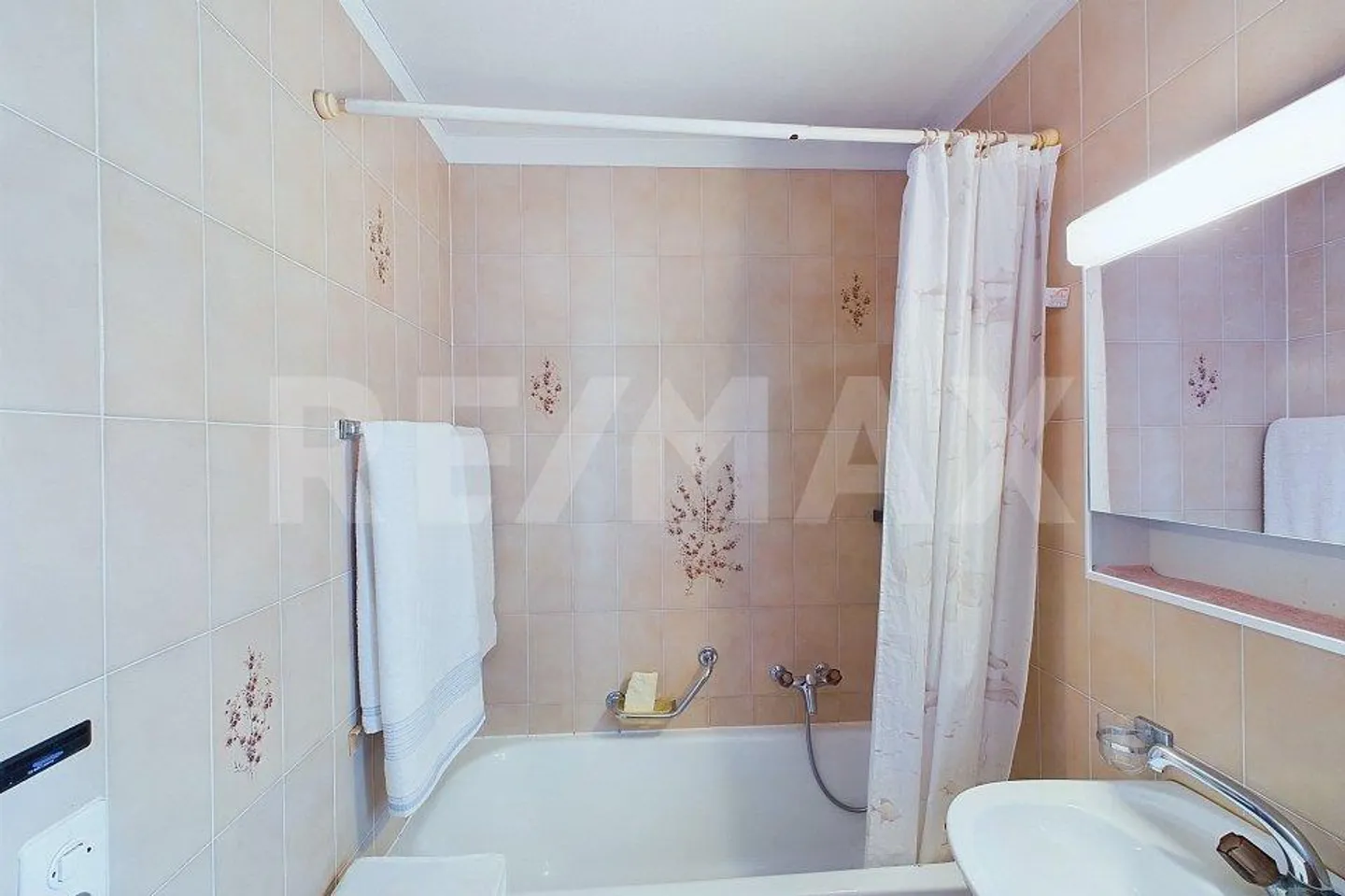 4 ½ - Room House with Panoramic View and Versatile Spaces - Photo 11 of 13
