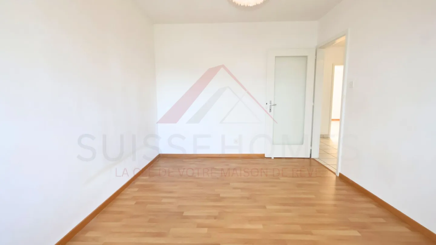 Marly - Renovated 3.5 Room Apartment with Southwest Balcony and Optional Indoor Parking - Photo 11 of 18