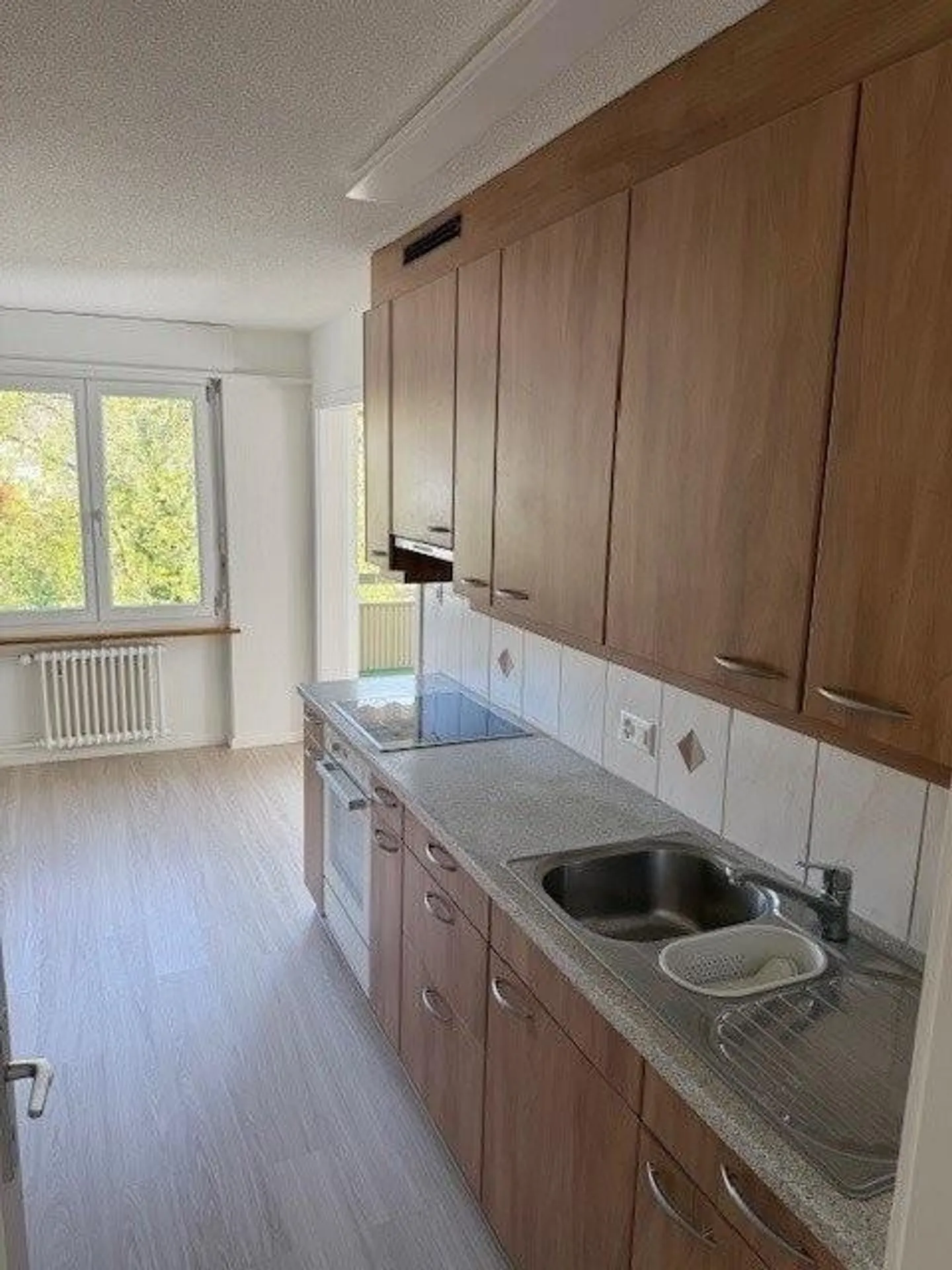 Grosszügige renovierte Wohnung - Foto 1 von 11