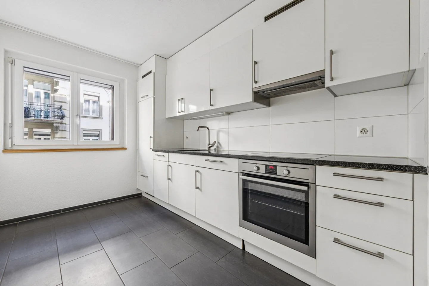 Bright 4-room apartment in a central location in Lucerne - Photo 6 of 11