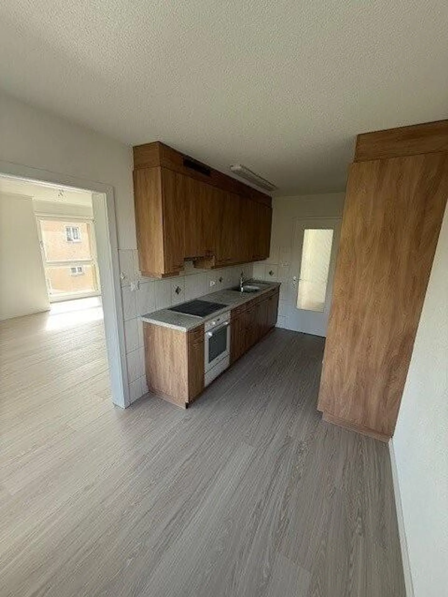 Grosszügige renovierte Wohnung - Foto 2 von 11
