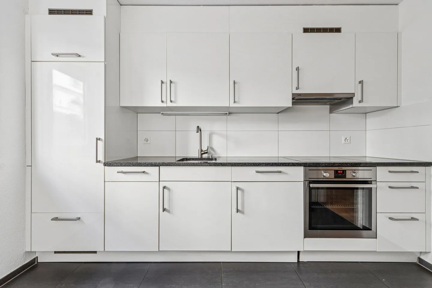 Bright 4-room apartment in a central location in Lucerne - Photo 7 of 11