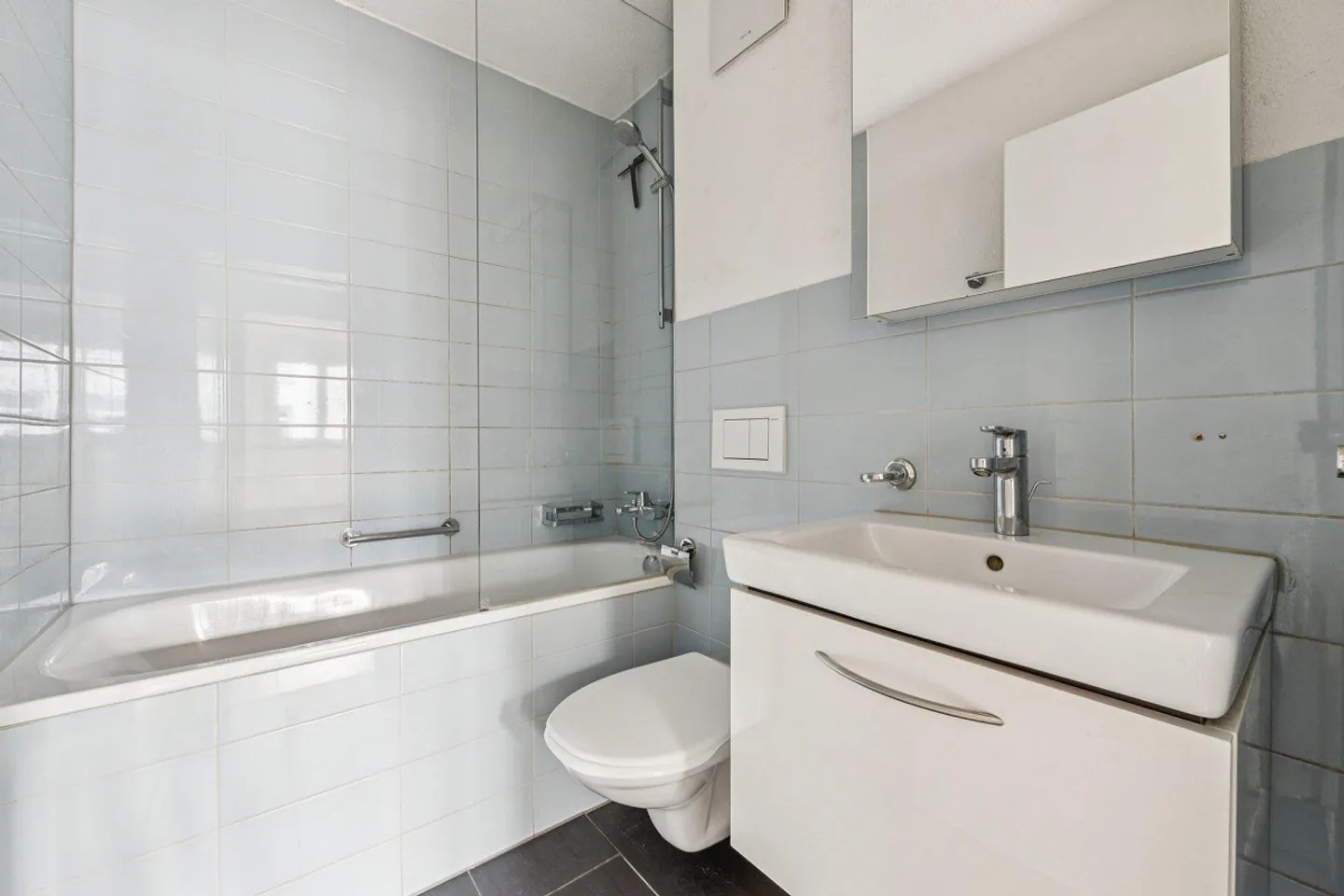 Bright 4-room apartment in a central location in Lucerne - Photo 8 of 11