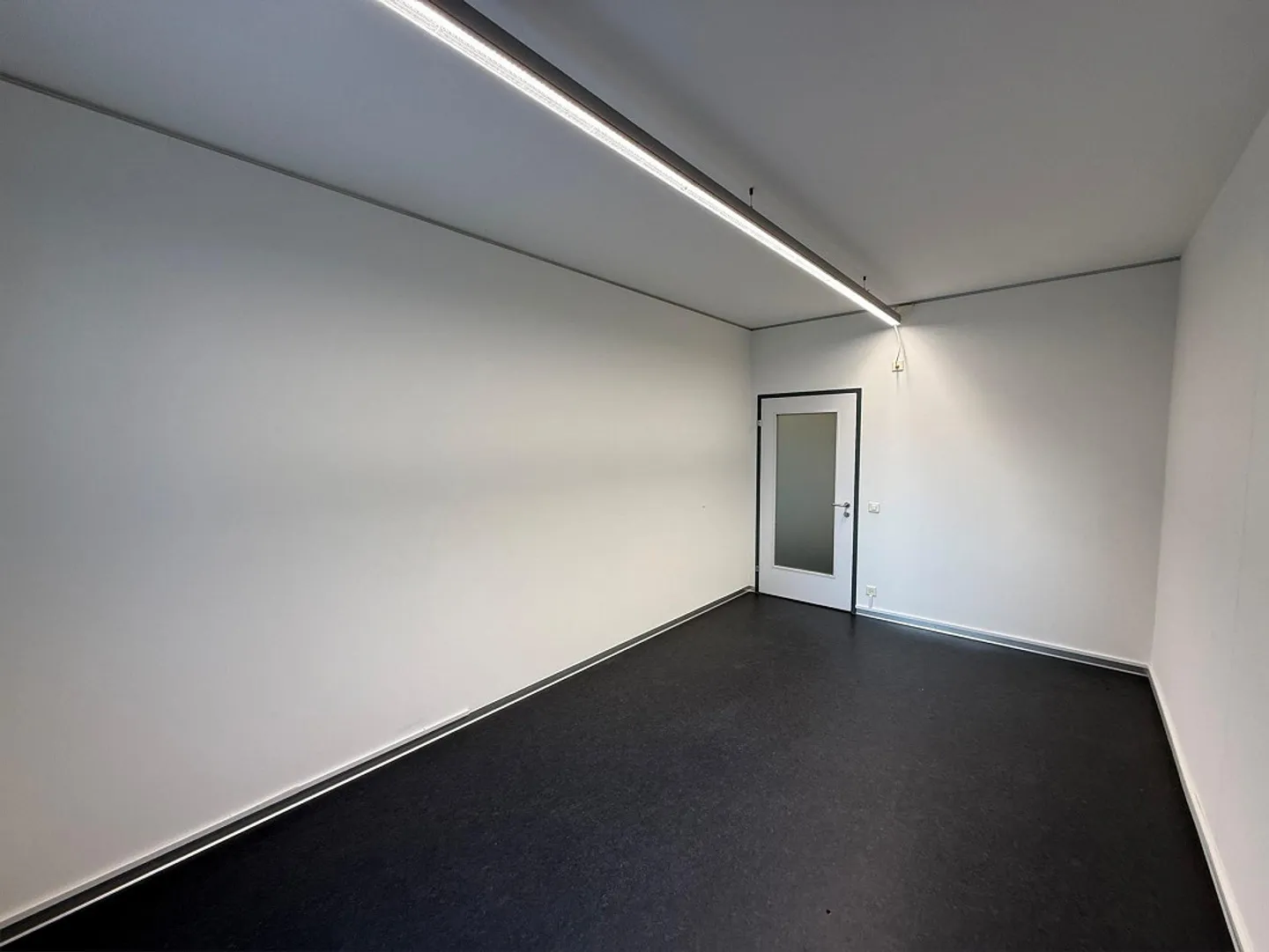 Quiet workplace with top connectivity - Photo 3 of 3