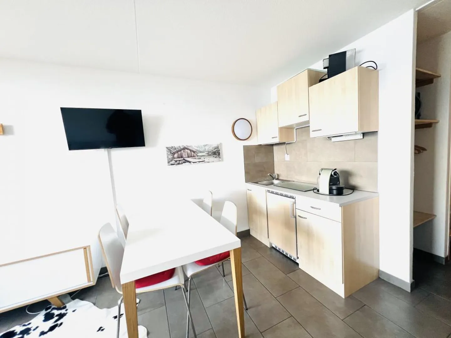 DA AFFITTARE - Appartamento funzionale e luminoso con balcone ad Anzère - Foto 7 di 18