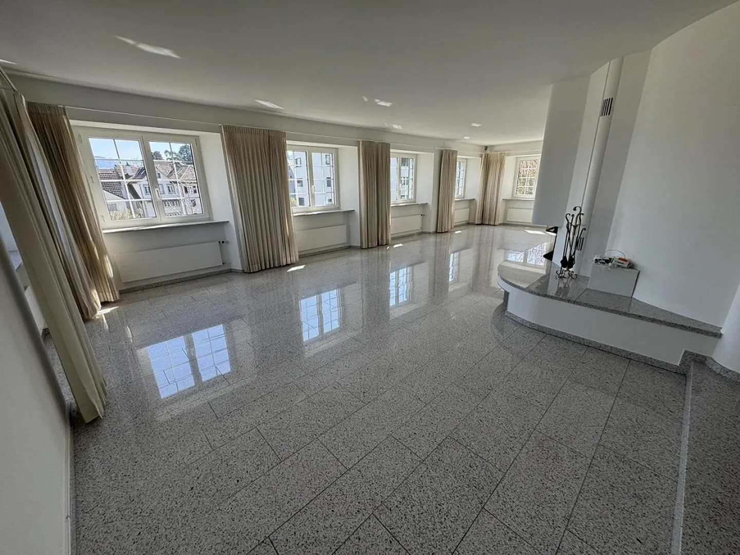 Luxurious Living in a Historic Villa - Photo 5 of 21