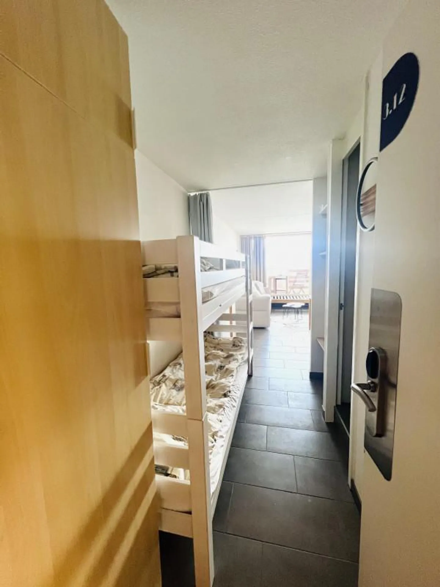 DA AFFITTARE - Appartamento funzionale e luminoso con balcone ad Anzère - Foto 8 di 18