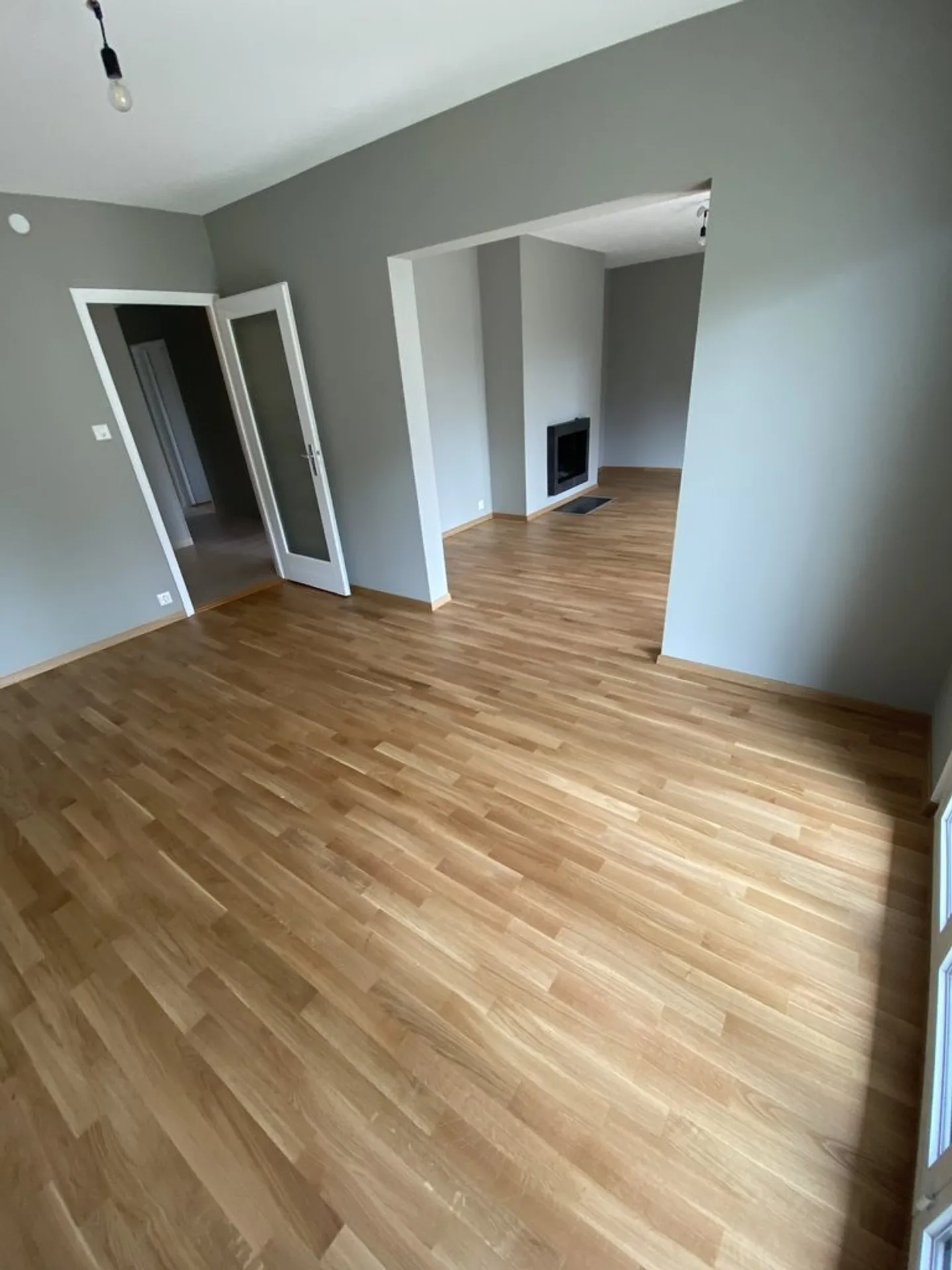 Spacious Apartment in Quiet Area - Photo 3 of 8