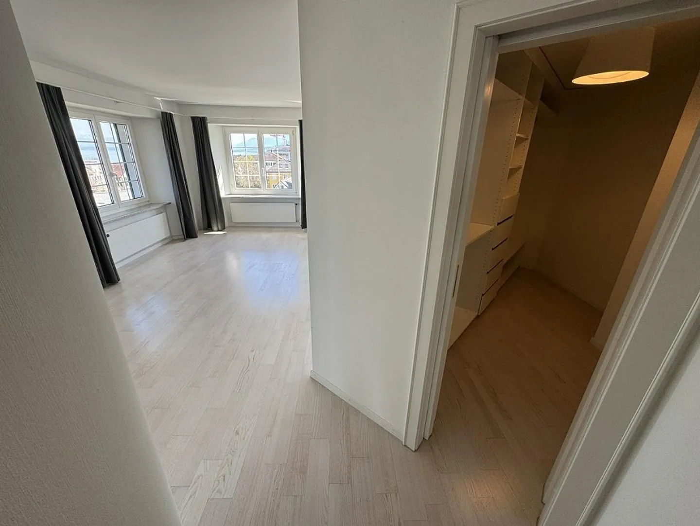 Luxurious Living in a Historic Villa - Photo 9 of 21