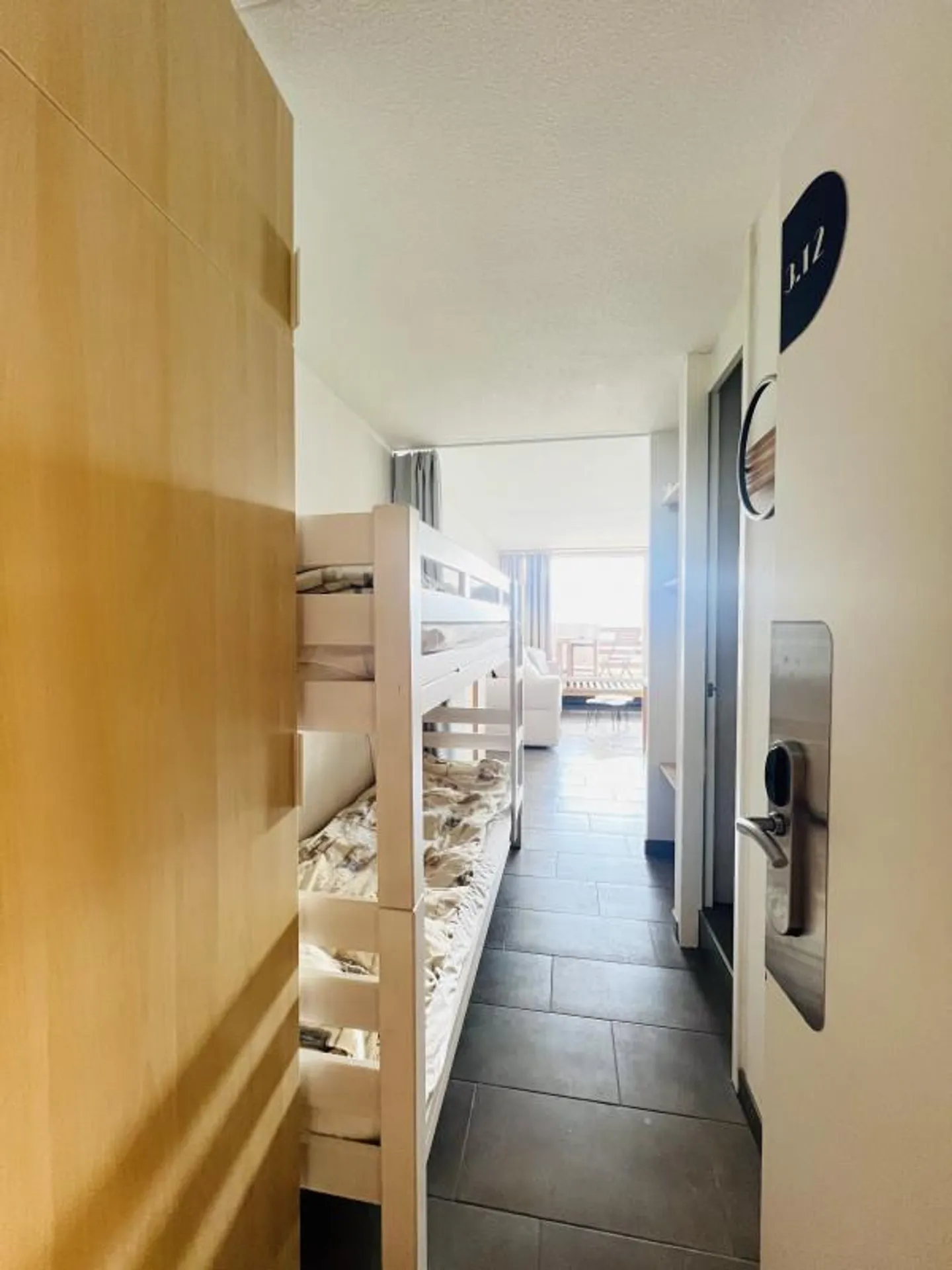 DA AFFITTARE - Appartamento funzionale e luminoso con balcone ad Anzère - Foto 10 di 18