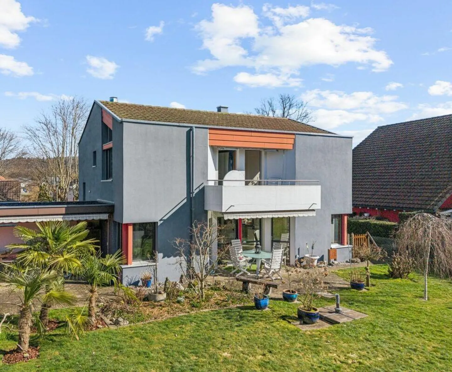 Casa unifamiliare moderna - Foto 1 di 25