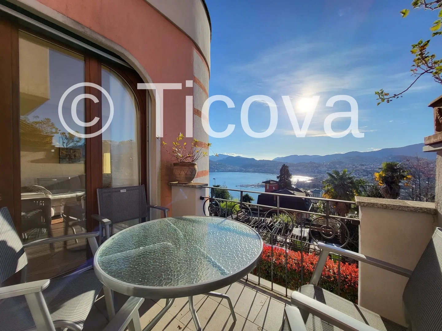 Charming Apartment with Lake View - Photo 3 of 8