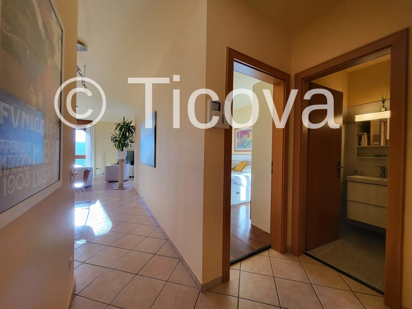 Charming Apartment with Lake View - Photo 4 of 8
