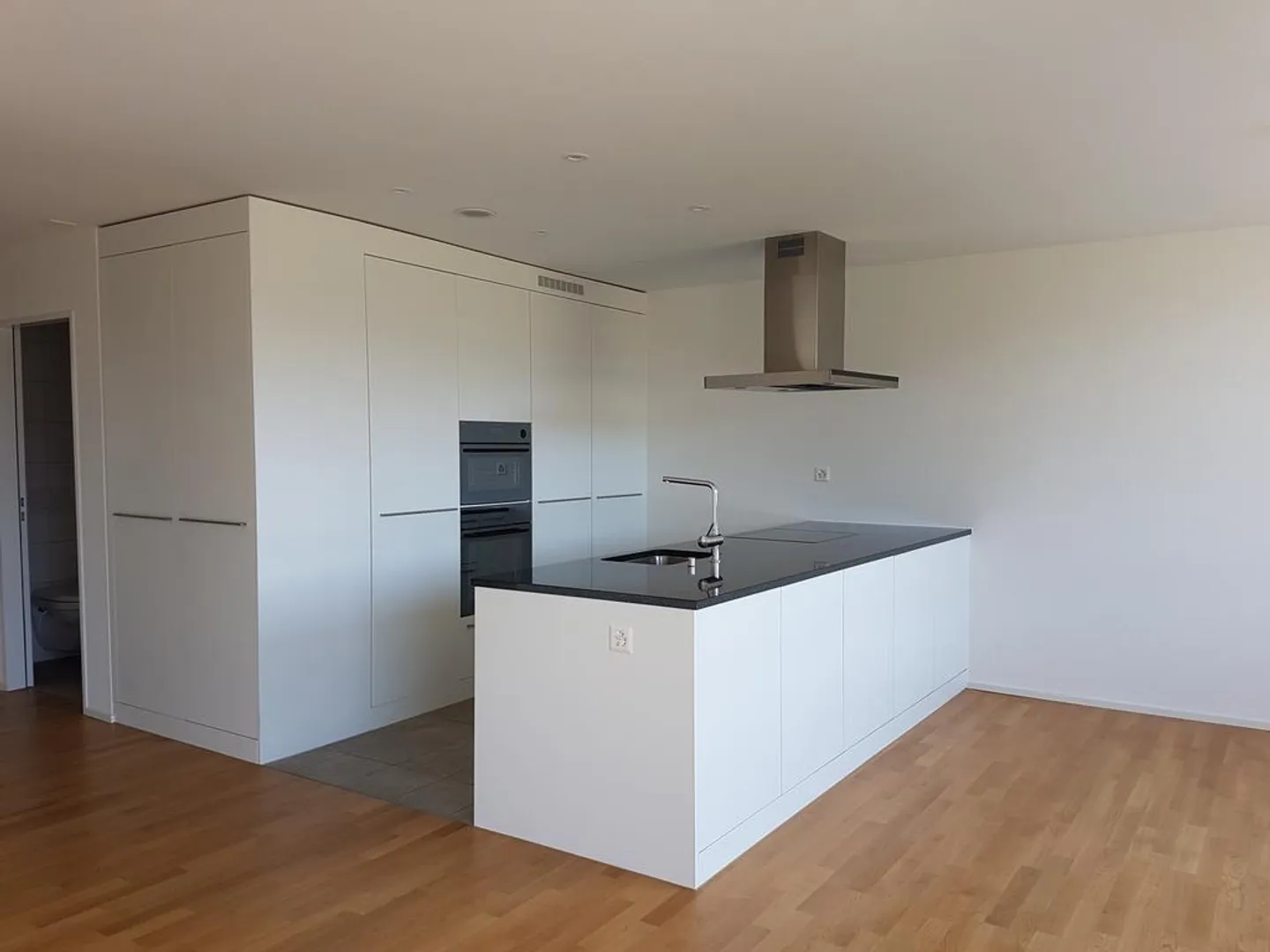 Spacious 3.5 Room Apartment in Minergie Construction - Photo 3 of 6