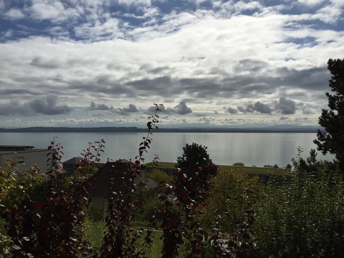 THE NEUCHÂTEL-SERRIERES STATION IS LOCATED 300M AWAY - Photo 1 of 2