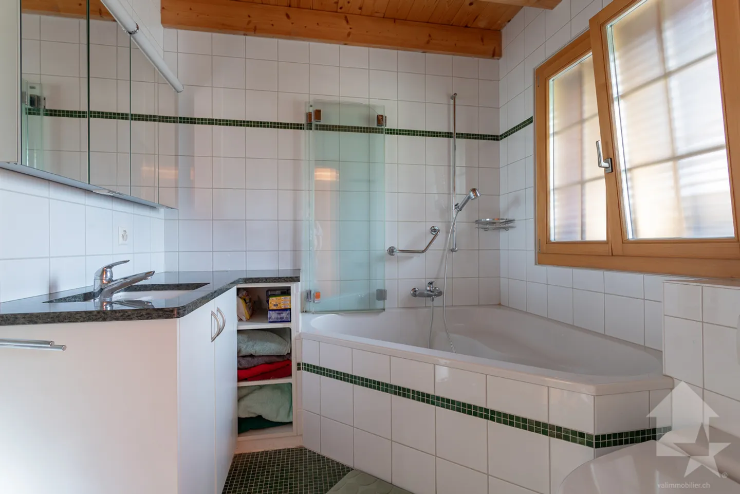 Magnificent B&B with 6 double rooms, 280 m2, jacuzzi, view and sun - Photo 9 of 13