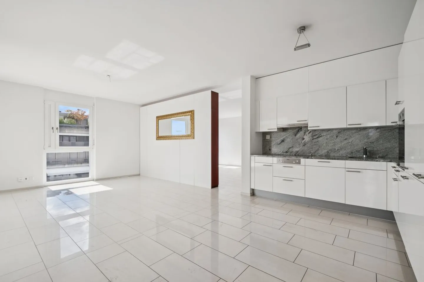 Appartement lumineux de 3,5 pièces avec vue à Zurich incluant 2 places de garage - Photo 6 sur 11