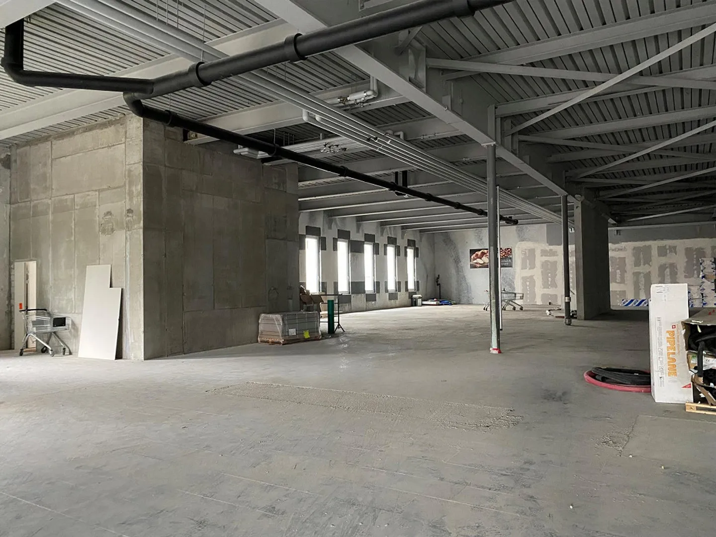 Spazio commerciale di 63m2 in una posizione centrale - Foto 2 di 5