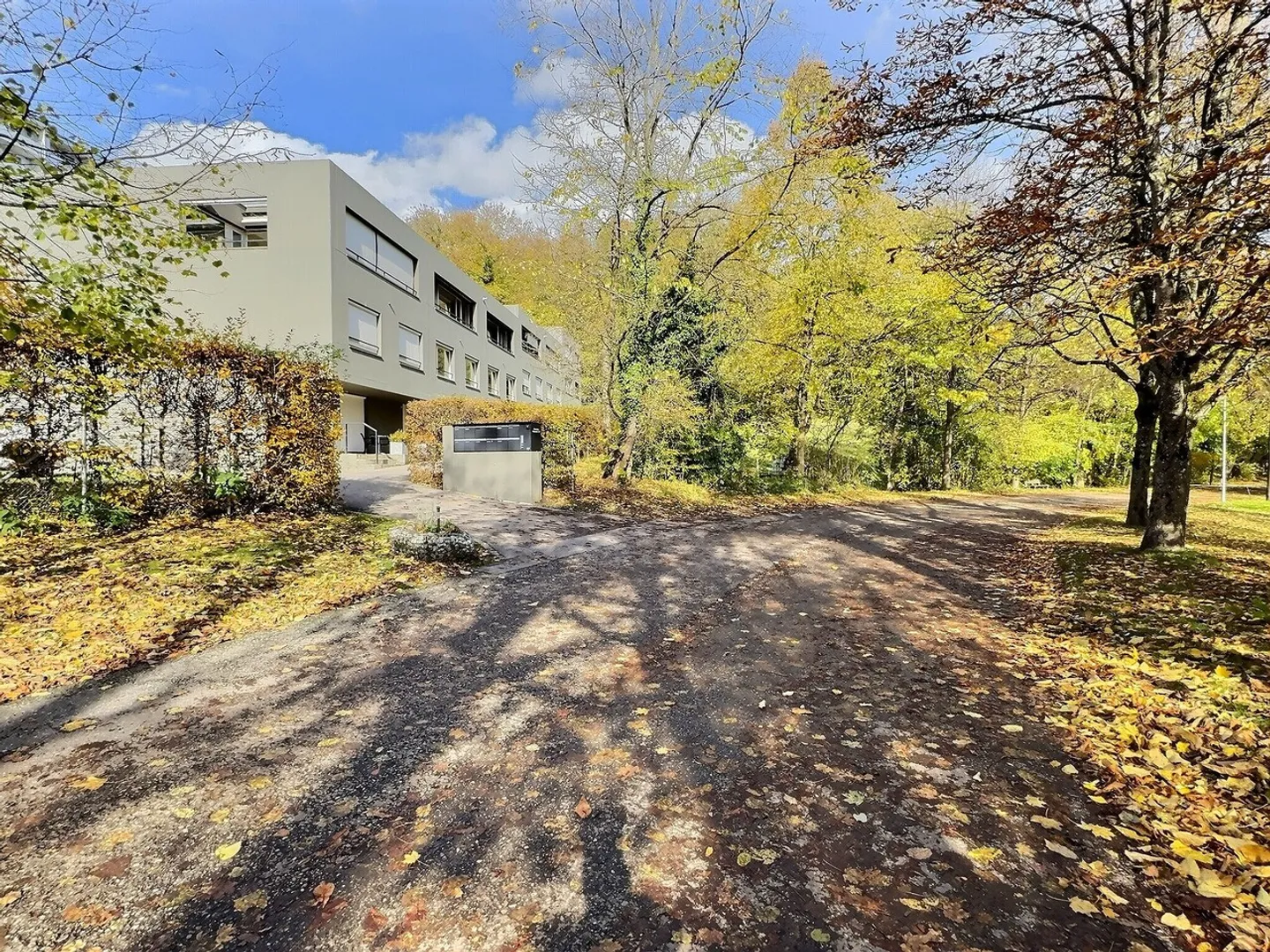 Villa indipendente raggruppata di 5,5 locali + studio indipendente - Foto 1 di 17