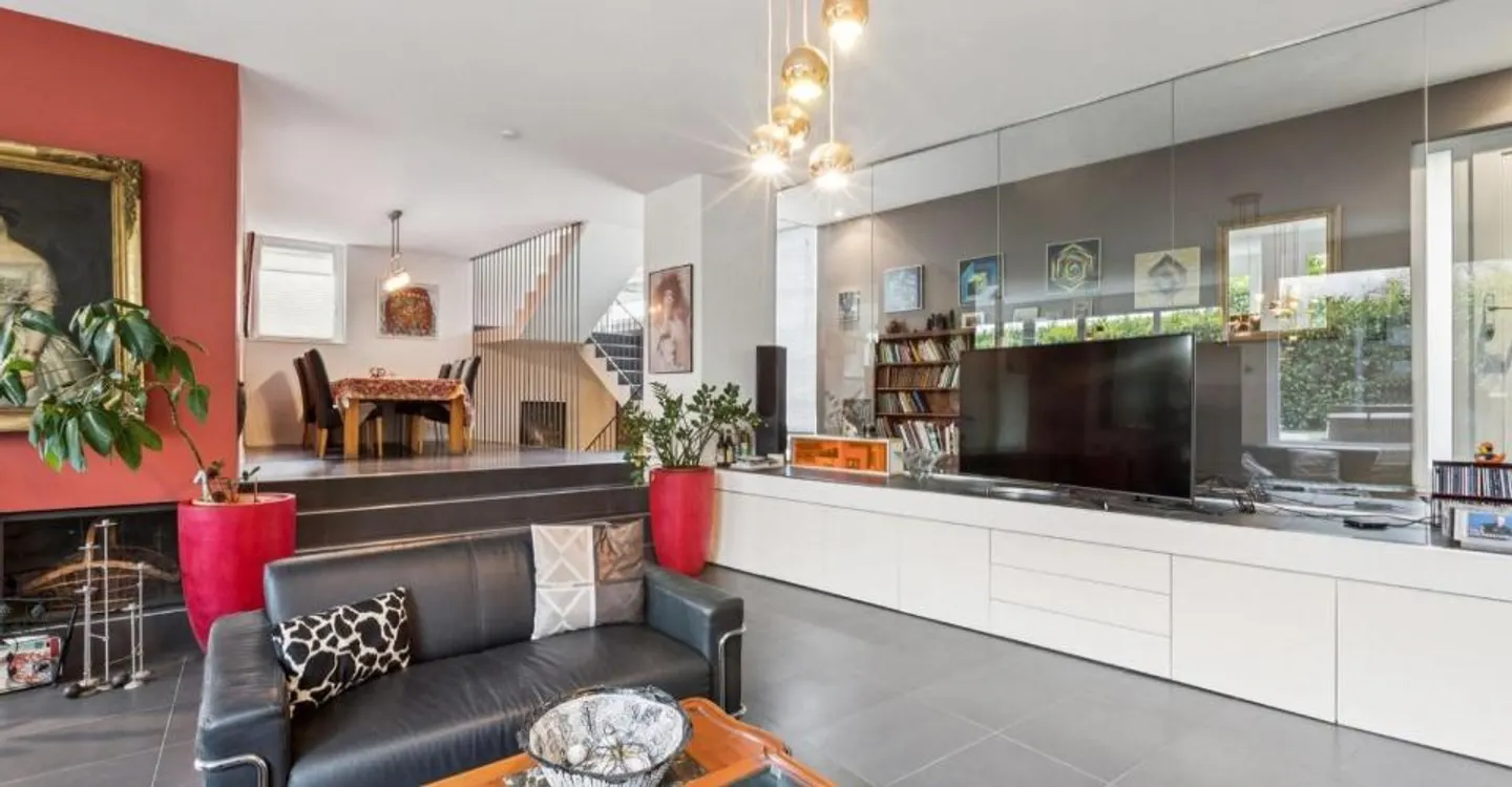 Schönes Einfamilienhaus mit großem Garten und Jacuzzi - Foto 2 von 10