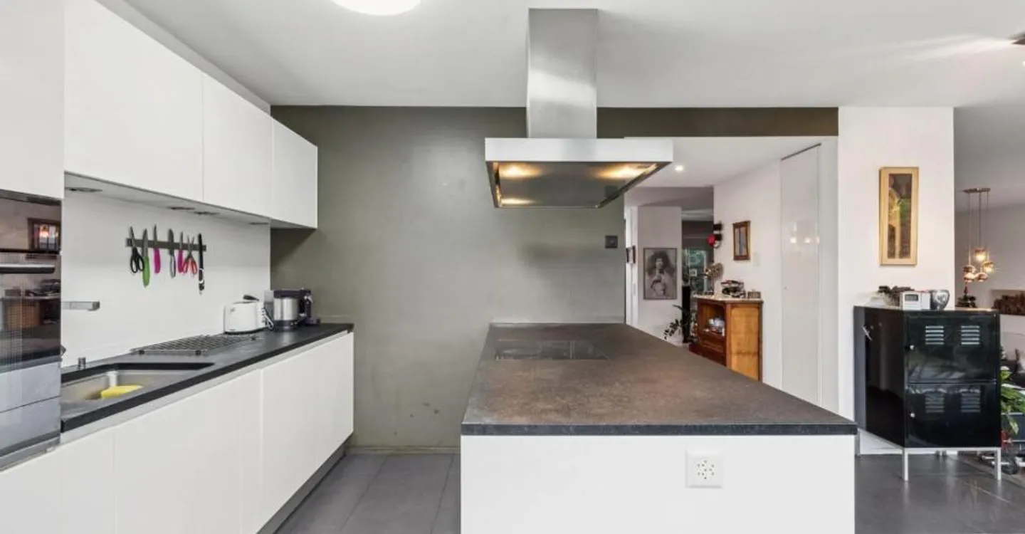 Schönes Einfamilienhaus mit großem Garten und Jacuzzi - Foto 3 von 10
