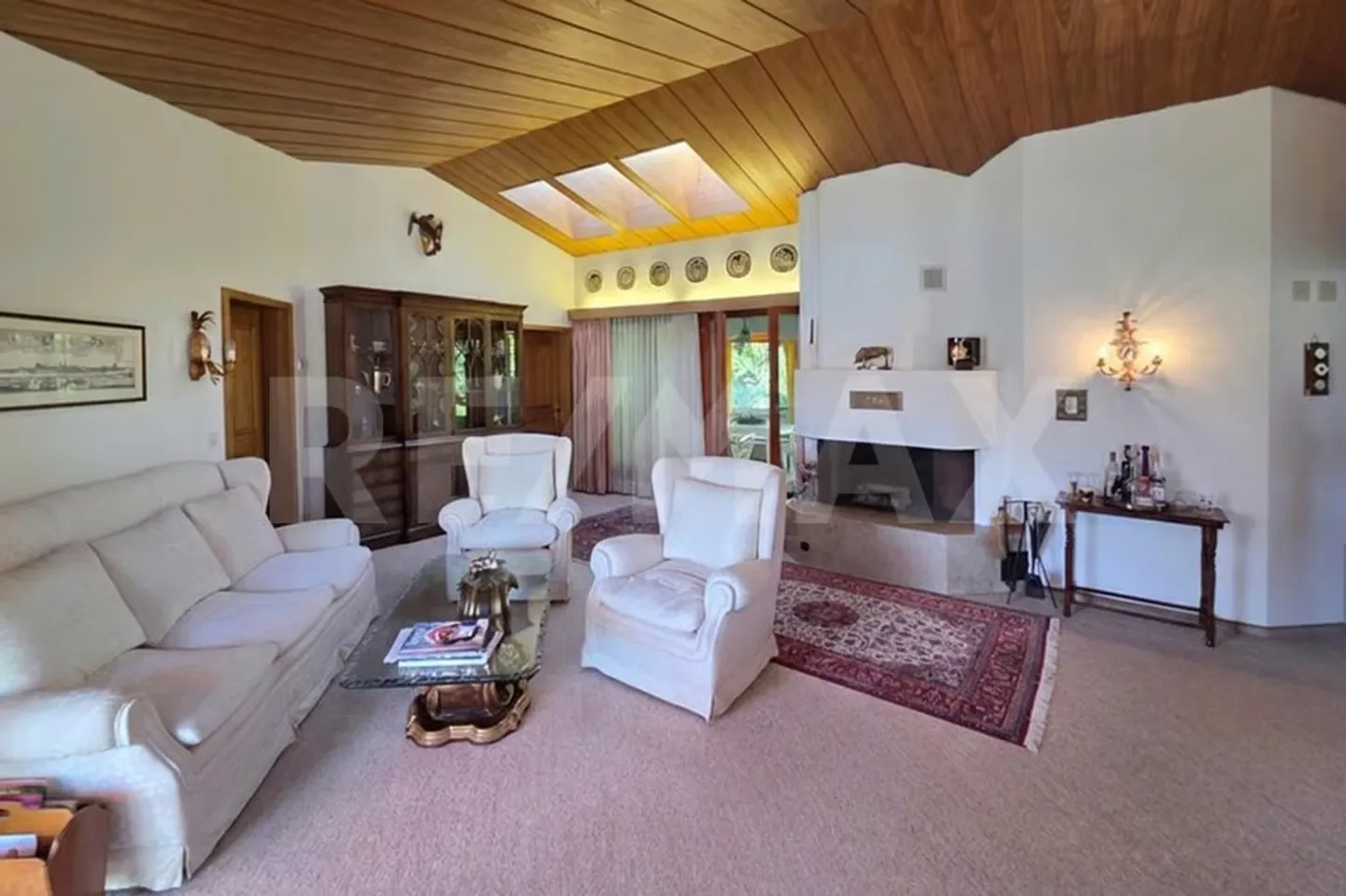 Vivere con vista: Casa unifamiliare ben tenuta di 4,5 locali con vista lago e grande giardino, Lauerz SZ - Foto 2 di 13