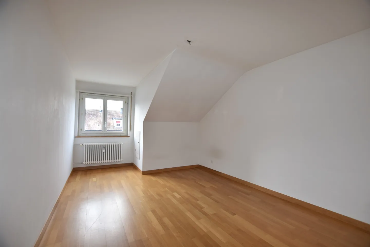 Cozy attic apartment in a central location - Photo 4 of 8