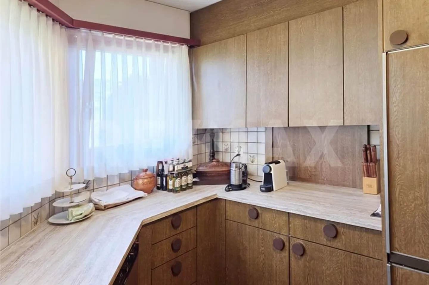Vivere con vista: Casa unifamiliare ben tenuta di 4,5 locali con vista lago e grande giardino, Lauerz SZ - Foto 7 di 13
