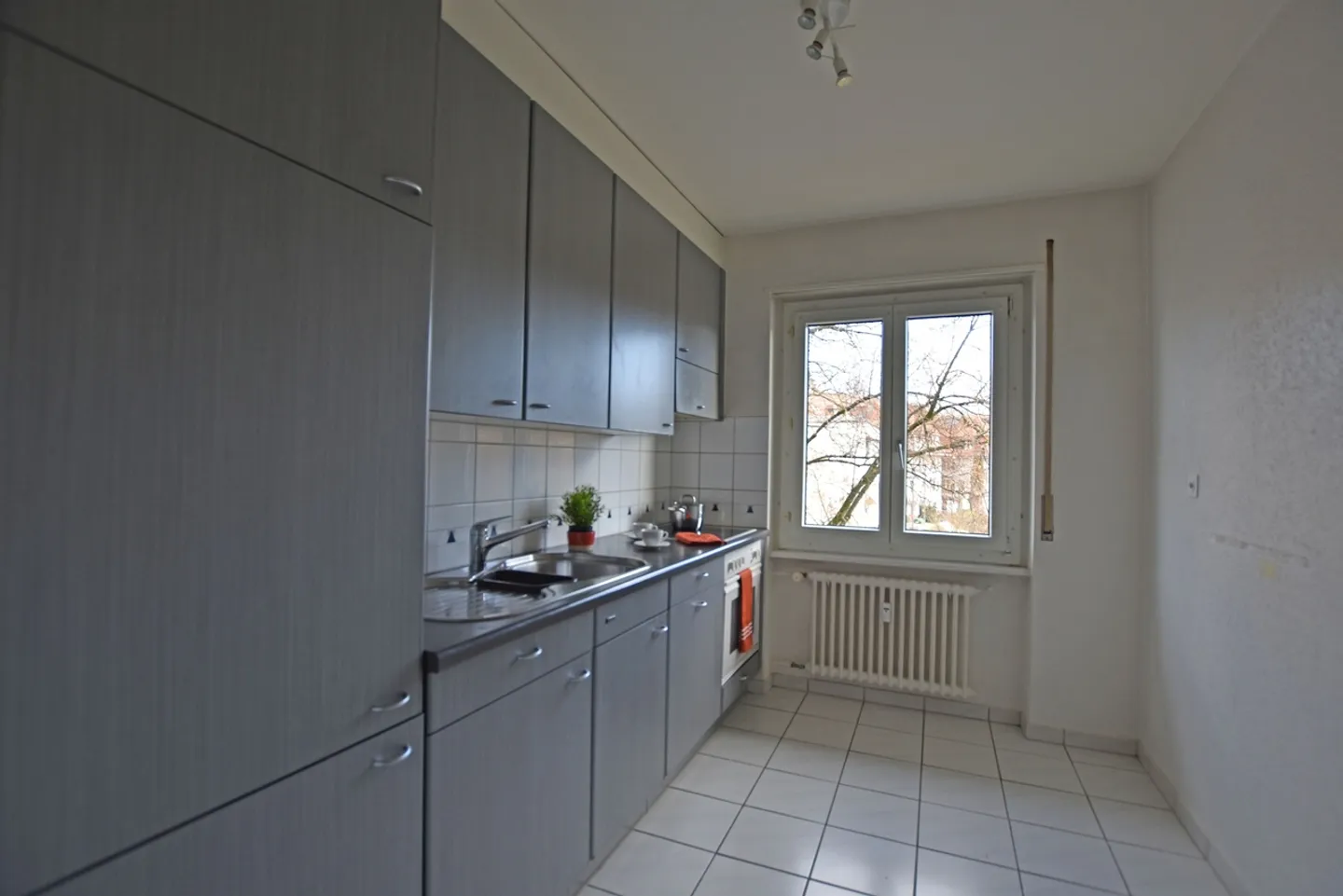 Cozy attic apartment in a central location - Photo 7 of 8