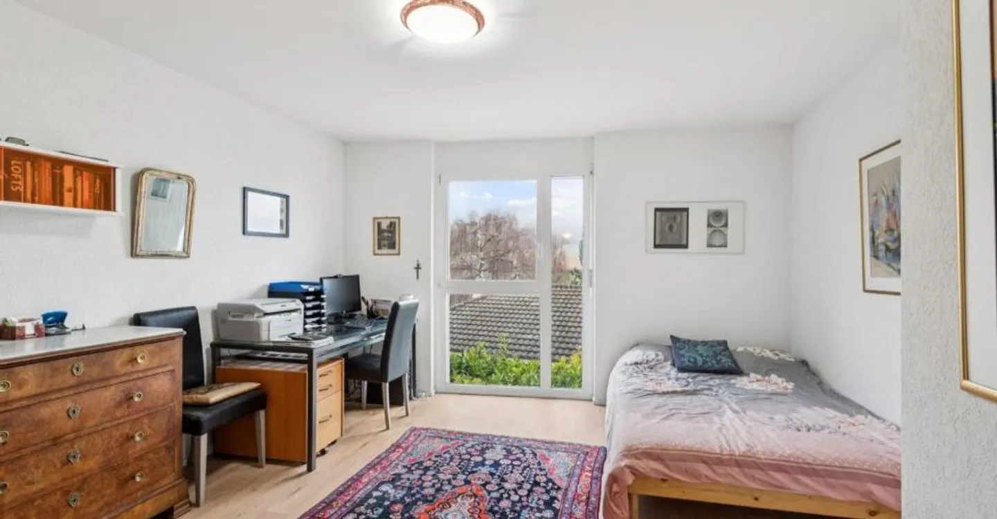 Schönes Einfamilienhaus mit großem Garten und Jacuzzi - Foto 7 von 10