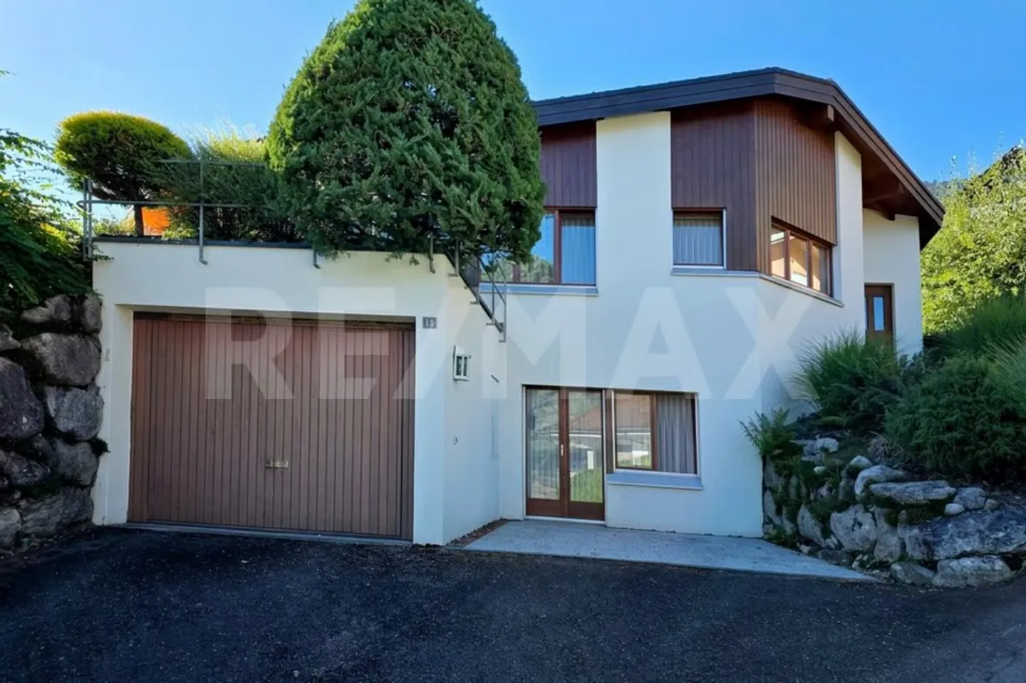 Vivere con vista: Casa unifamiliare ben tenuta di 4,5 locali con vista lago e grande giardino, Lauerz SZ - Foto 12 di 13