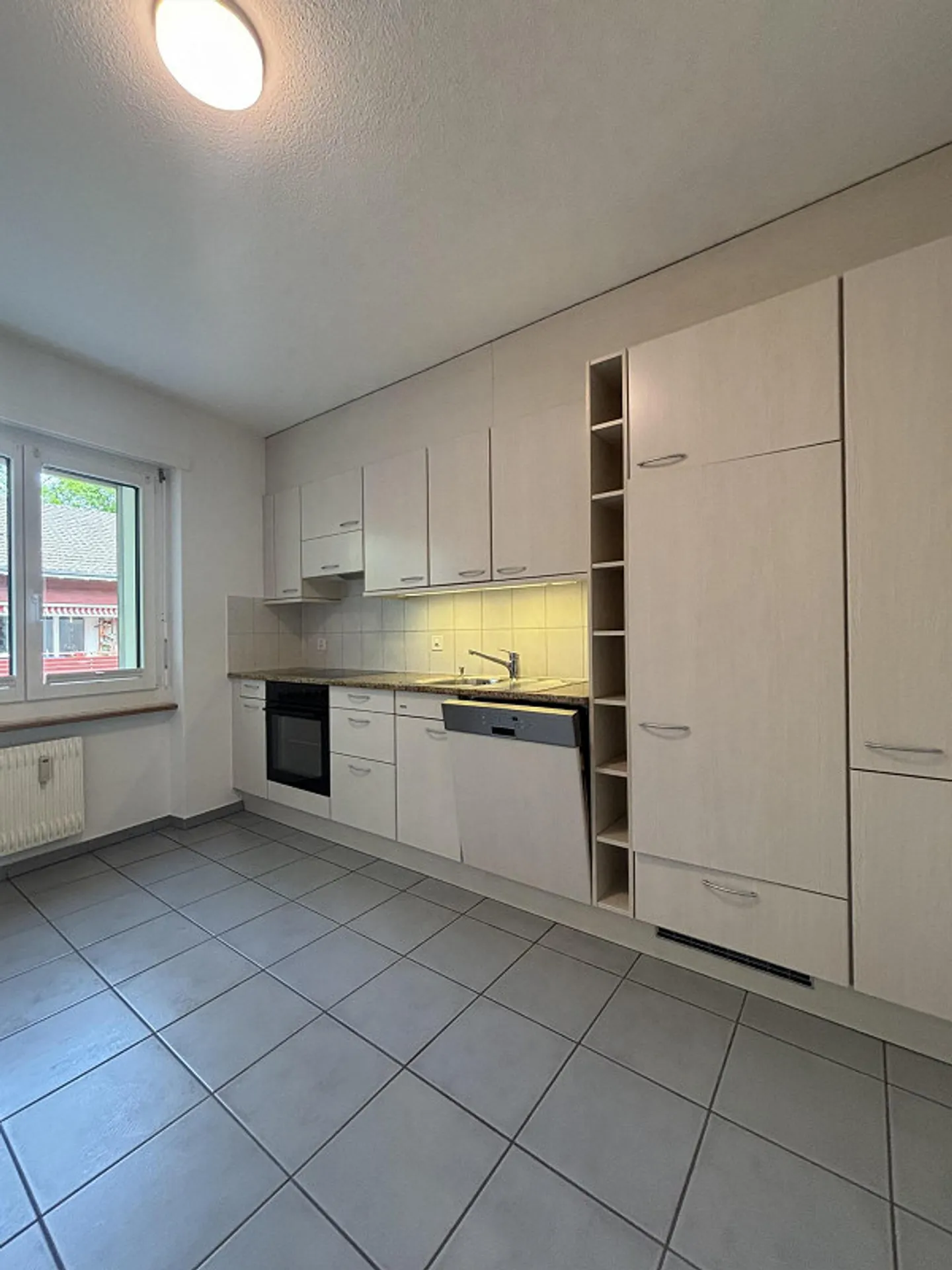 Appartement de ville lumineux dans un endroit populaire du quartier de Murifeld - Photo 3 sur 9