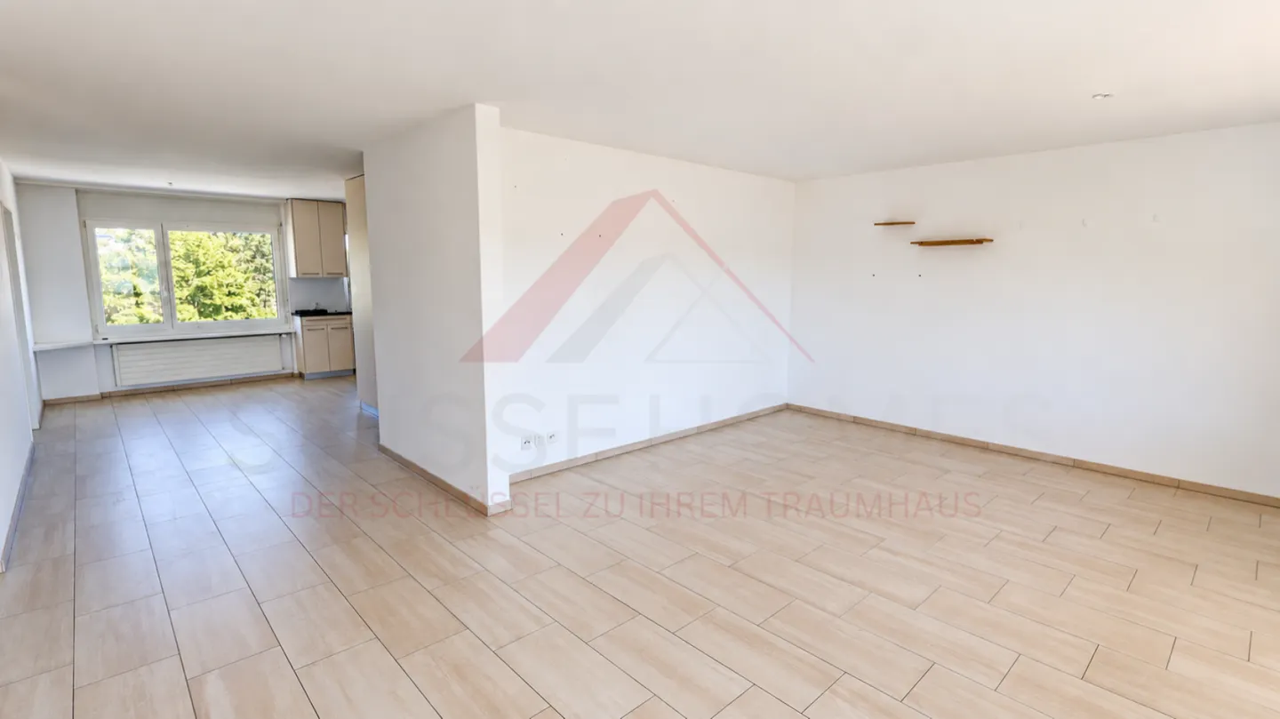 Belle appartement de 4.5 pièces à Riedholz : Bien entretenu et avec beaucoup de potentiel - Photo 2 sur 7