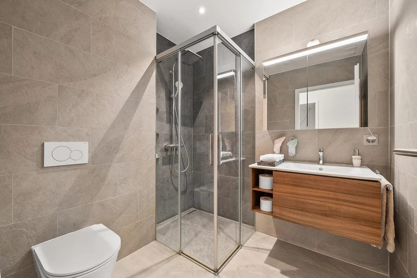 Bell'appartamento di 3,5 stanze con balcone vetrato ? Ambiente tranquillo vicino a Morges - Foto 8 di 9