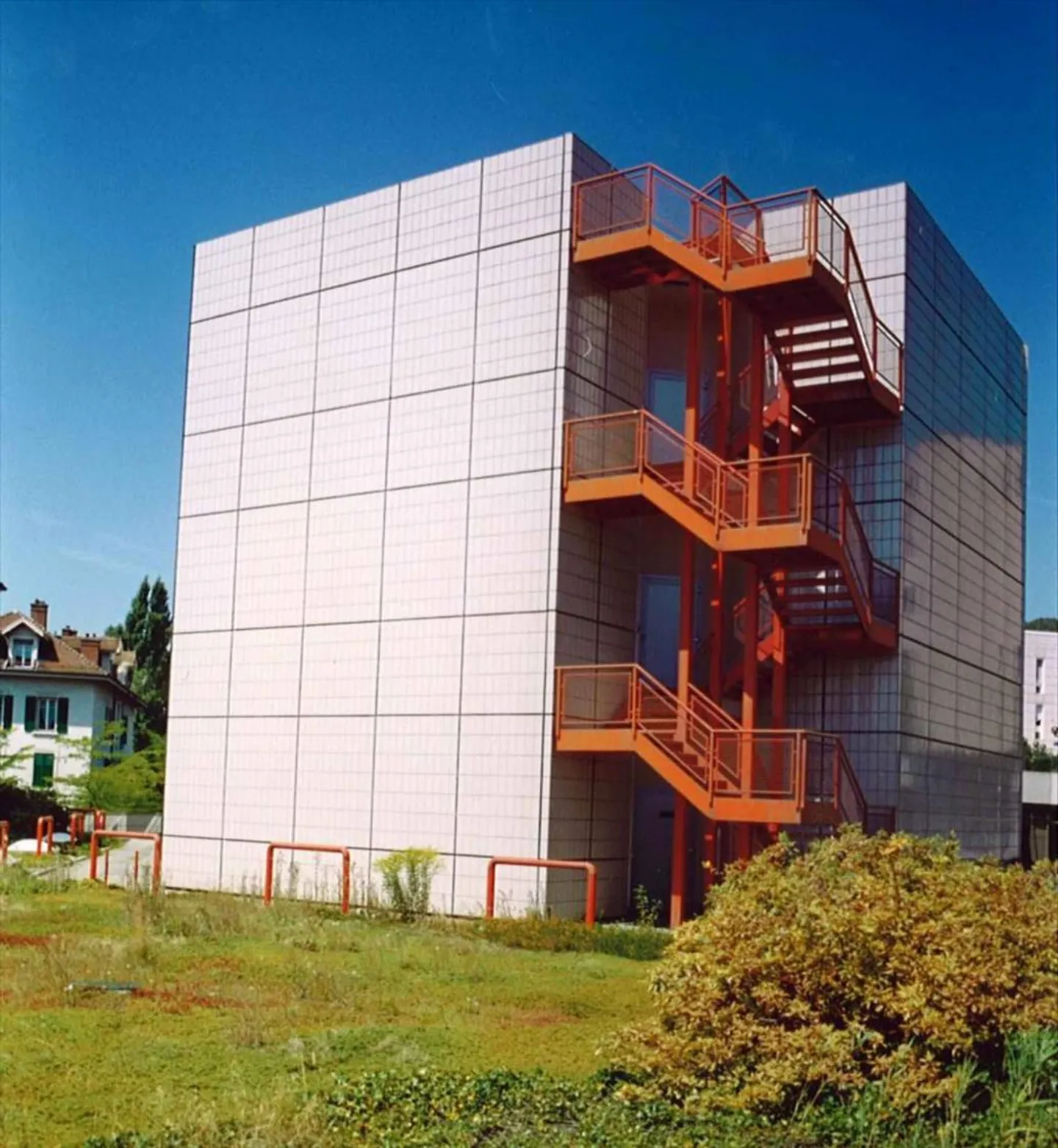 Edificio a uso misto - Foto 2 di 2