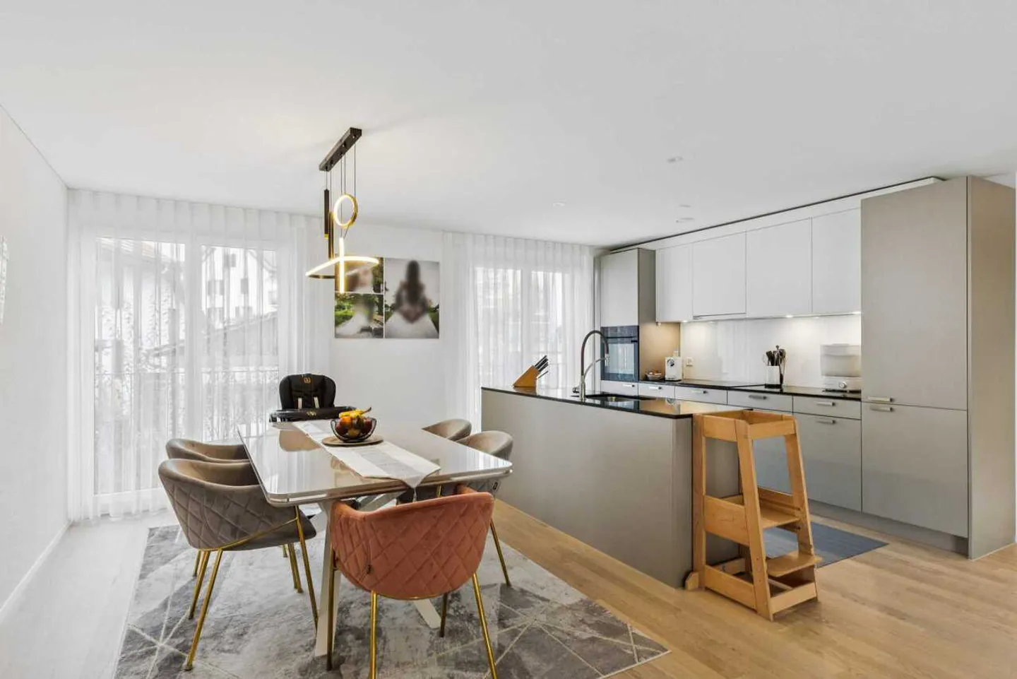 Stylish 4.5-room apartment with spacious balcony and nature view - Photo 6 of 13