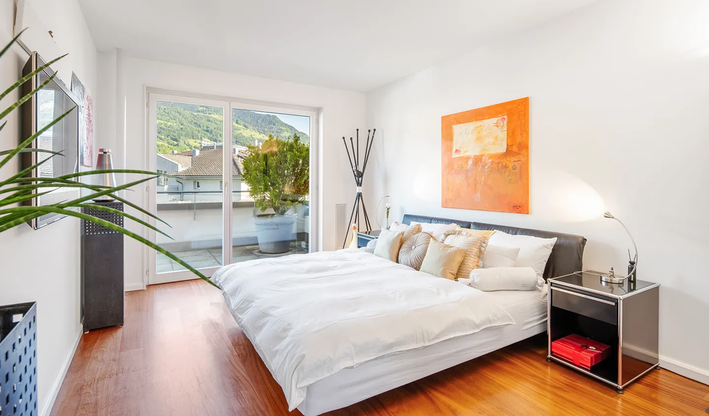 Attico sopra i tetti di Küssnacht - posizione residenziale urbana con vista sul Rigi - Foto 11 di 18