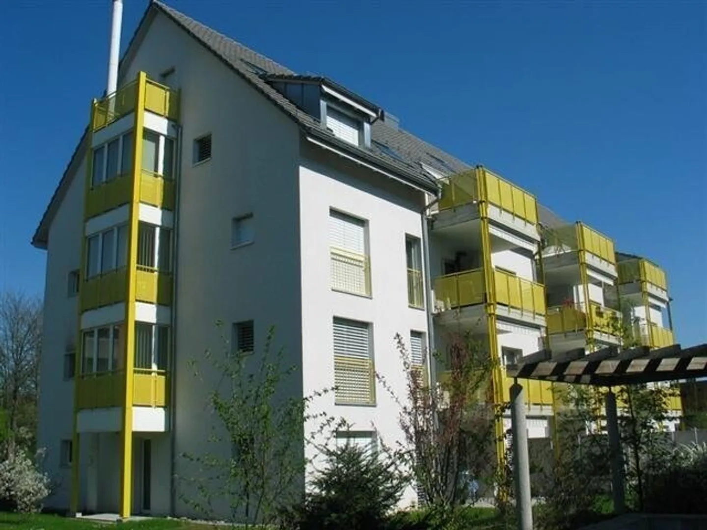 Dream home with garden seating area - Photo 1 of 6