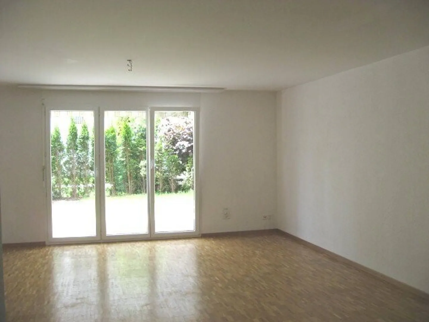 Dream home with garden seating area - Photo 2 of 6