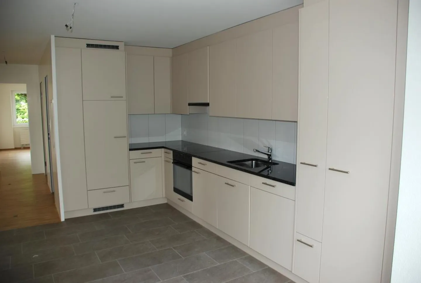 Modernes Apartment in Altstetten - Foto 2 von 11