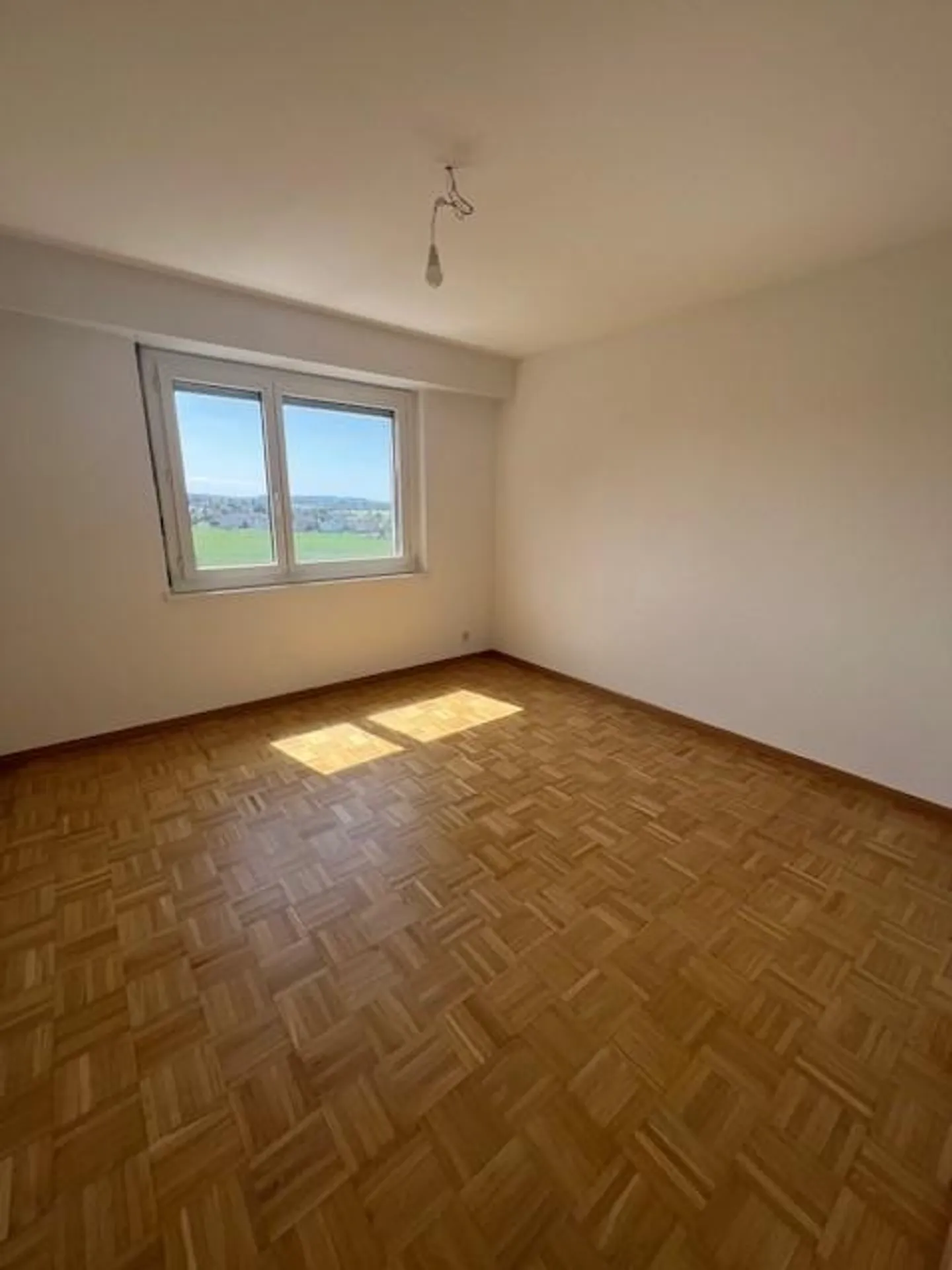 Attraktive, komplett renovierte Wohnung mit Weitsicht - Foto 2 von 6