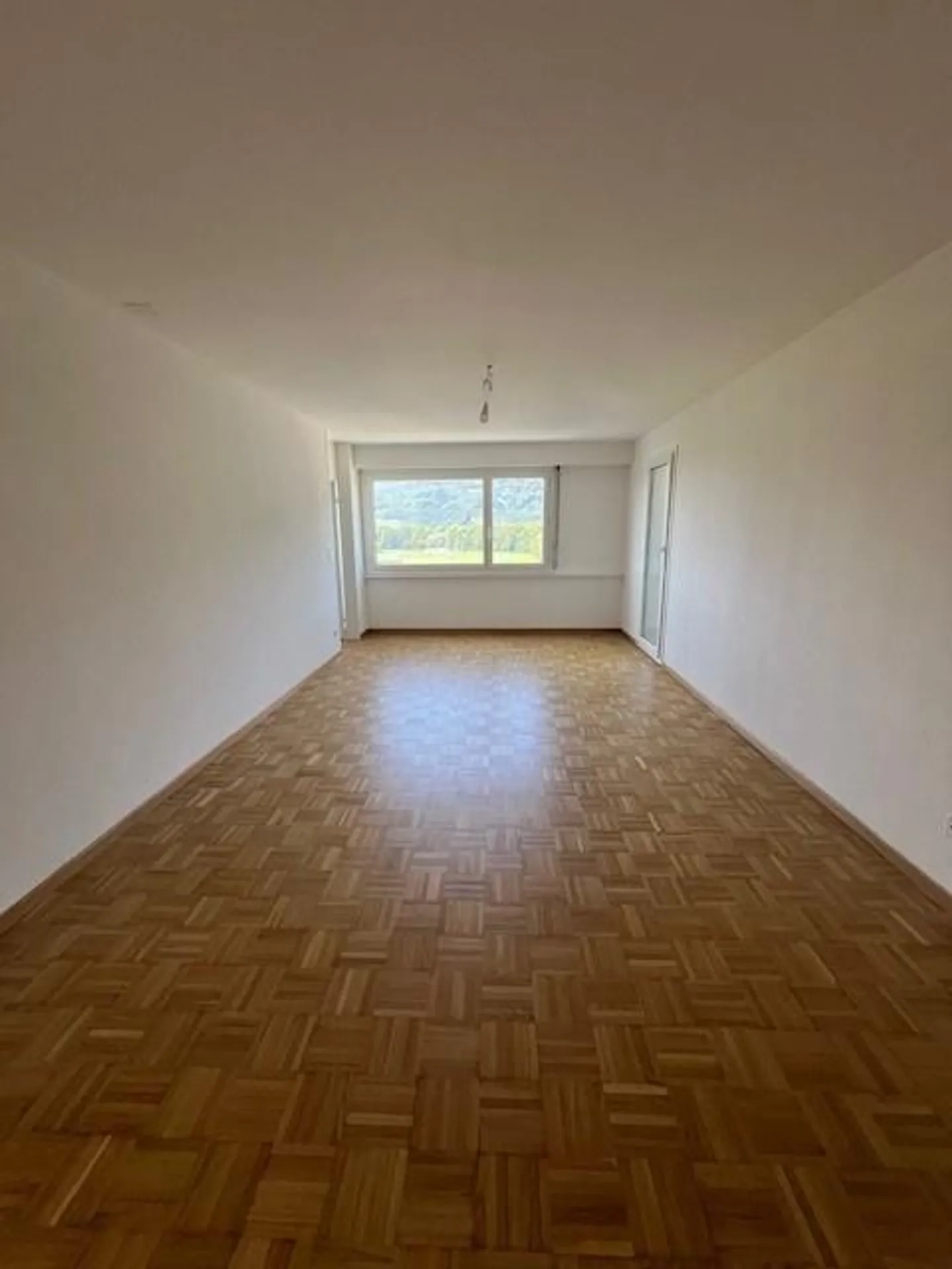 Attraktive, komplett renovierte Wohnung mit Weitsicht - Foto 4 von 6